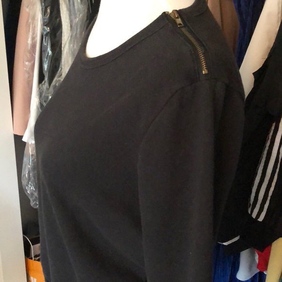 Super Cute Long Zipper Sleeve Simple Black Top - Picture 3 of 7